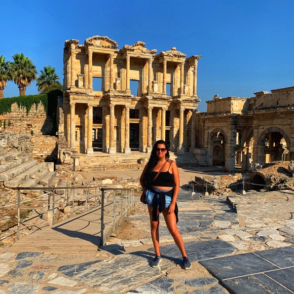 Meet your Posher, Jennifer - Picture 3 of 8